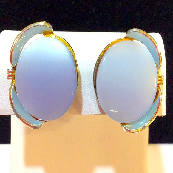 1950’s-60’s clip earrings, 4 pairs, with box - Picture 6 of 12